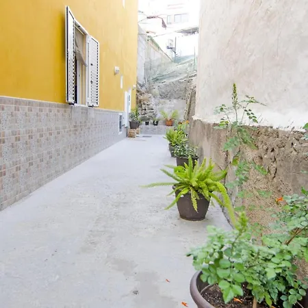 Charming In 80m² Mountain/sea View Appartamento